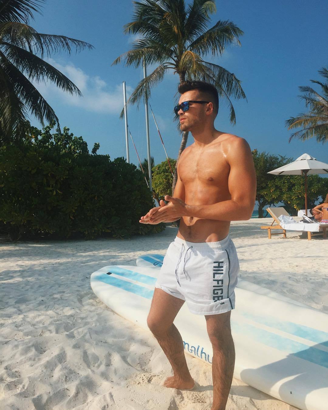 hotfamousmen:  Josh Cuthbert