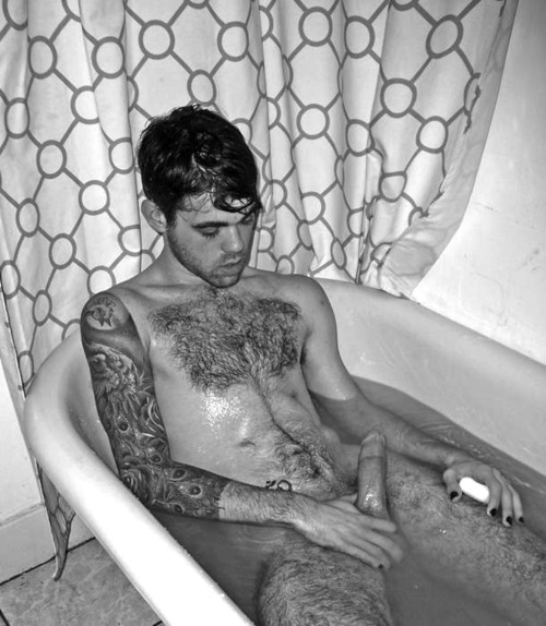 blueneonz:  http://blueneonz.tumblr.com/ 