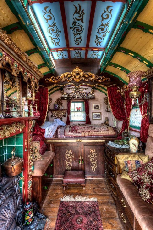 steampunktendencies:The interior view of a Gypsy owned, Horse-drawn Caravan built