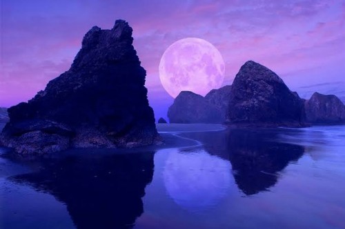 Happy Full Moon in Cancer Witches ♋️ This Full Moon is ruled by Cancer in astrology oversees intuiti