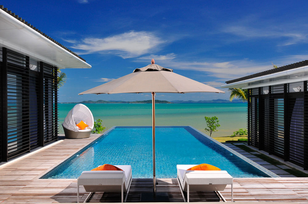 pictures-of-luxury:  Picture Galleries l Twitter l Facebook