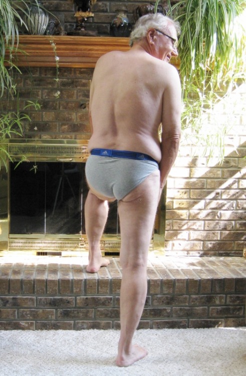 bwalt49:Hi boy, would you rather pump a load into this bum, or would you rather feel it thrusting be