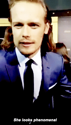 jamesandclairefraser-deactivate: Sam watching Cait on the red carpet - Outlander