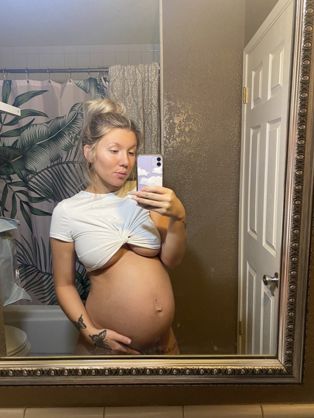 pregnant preggers fit Pregnancy round Belly beautiful cute pregnant-preggers-fit-pregnancy-round-belly-beautiful-cute