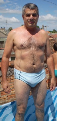 Homens maduros de sunga / Mature men in swimwear