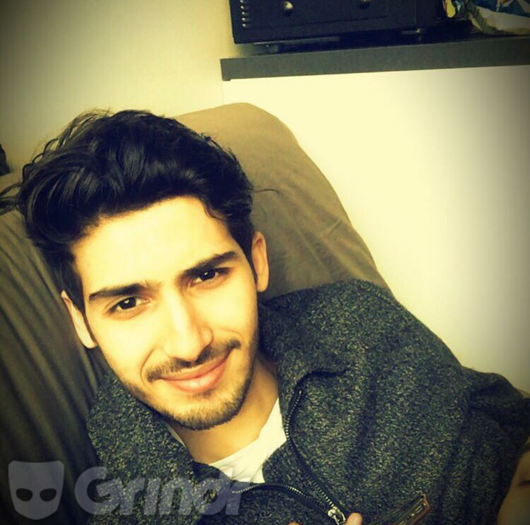 frenchies-lads:  Grindr boy Madj &lt;3 