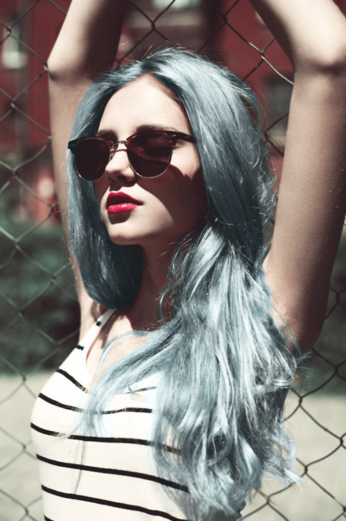 the-m0urning-sun:  acidic-junk:  tomgalaxy:  ~Tan  grunge blog✝  ♡ Punk Rock