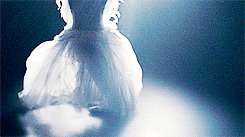 bewitchthemind:“I had the craziest dream last night. I was dancing the white swan.” - Black Swan, 20