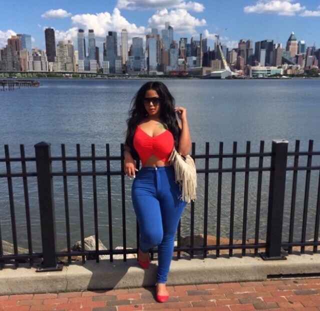evans601:#thickthursday: @strellakat
