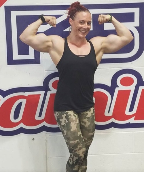 lv4femalemuscle: Katie’s amazing double biceps pose