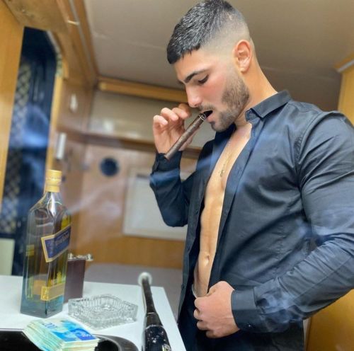 aestheticalphas-v:cigarbro90:Admiring the fruits of an empire he’s built