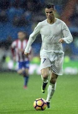 sportyboyblog: Ronaldo wet briefline! The