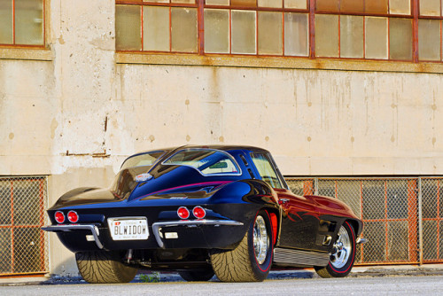 hotrodzandpinups:  utwo:  ‘63 Chevrolet Corvette Split Window Pro Street© John Machaqueiro	  HRP
