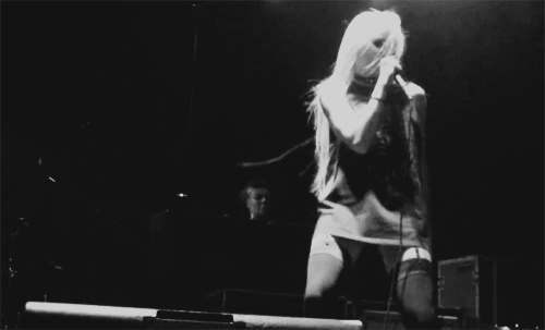 I am a big fan! And not just because she is sexy as hell and hot. (Although, she is definitely sexy as hell, and blondes normally aren’t my thing. lol)BTW, if you don’t know. Taylor Momsen of The Pretty Reckless