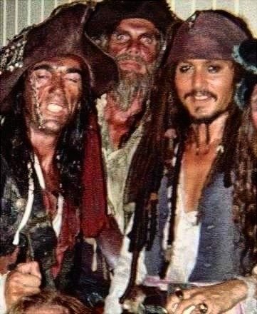 loryjdeppgirl:  Flash back Friday with Johnny Depp as Captain Jack Sparrow &amp;
