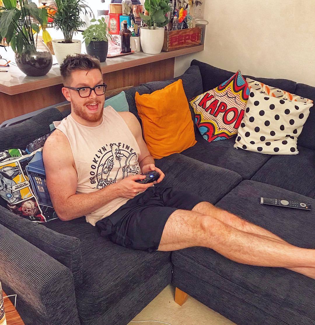 chrisjonesgeek:  Saturday night. Don’t come for me x (at London, United Kingdom)https://www.instagram.com/p/BpumjErnQzK/?utm_source=ig_tumblr_share&amp;igshid=37dtnork29oq