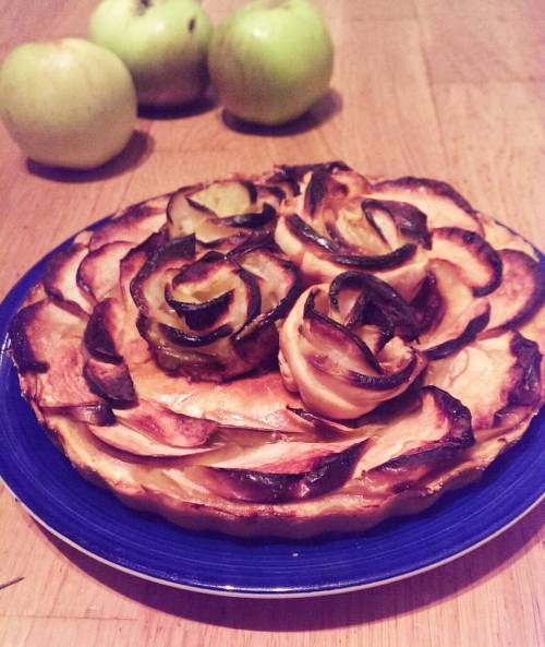 The Apple of my Pie  - - #saturdaybaking #applepie #puns  I also had a go at making a loaf of bread 