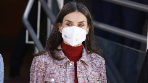 February 8, 2022: Queen Letizia held a meeting with women scientists and entrepreneurs. “Breaking gl