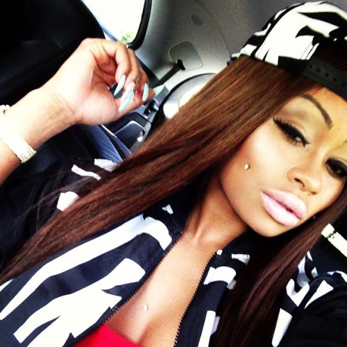 therealleaah: brwnsknkiss: Ooooo killem ……  XIV