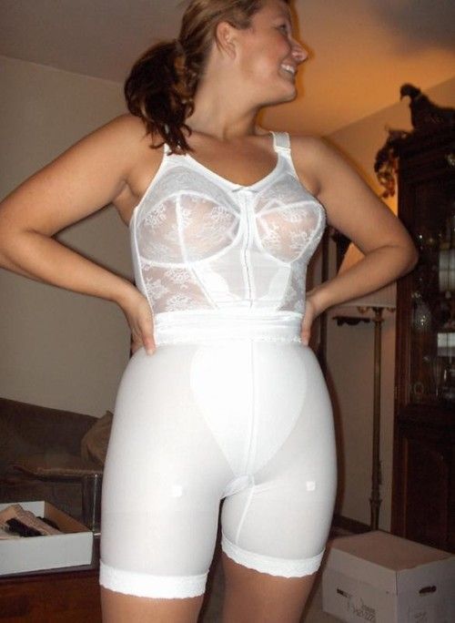 badgnome929:Tryin on Mom’s old girdle