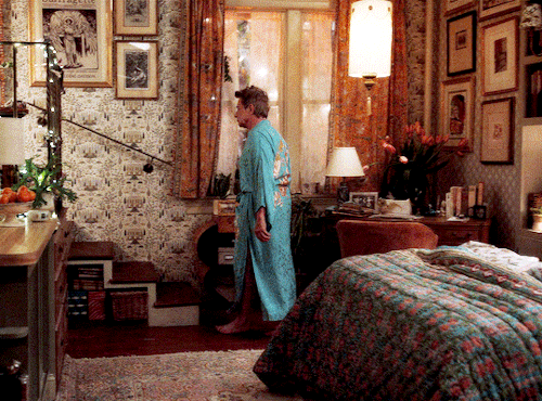 Oliver + Loretta's Robe S03E05 ◦ ONLY MURDERS IN THE BUILDING