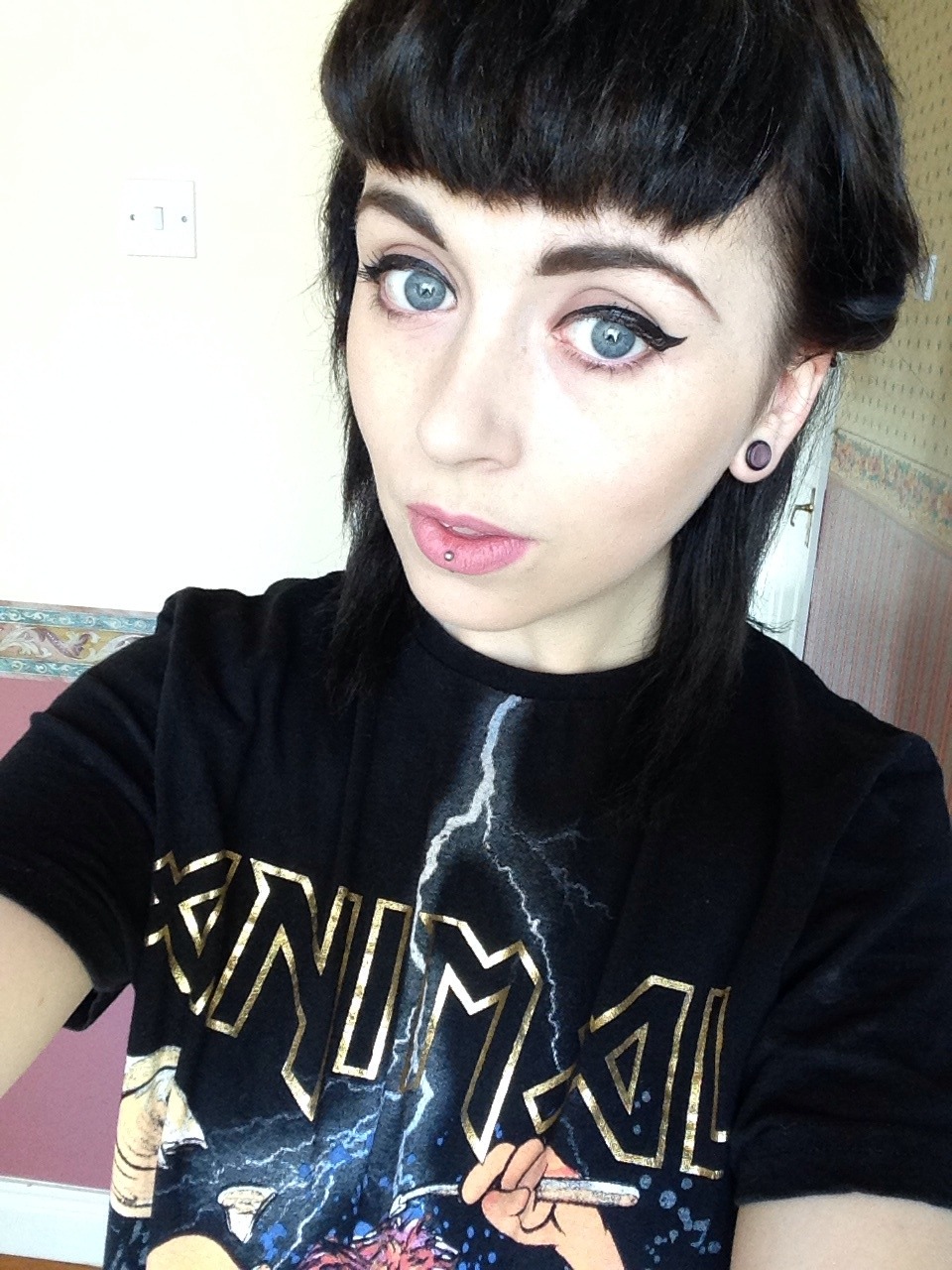 catfartface:  I finally can dress normal instead of wearing my stinky work clothes