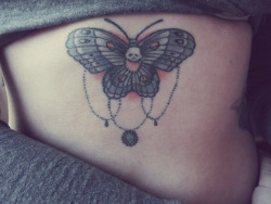 anni-hilation:  I love my tummy tattoo so much.