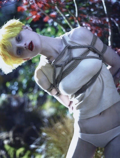 rovrsi:  “what lies beneath” guinevere van seenus by mert & marcus for love #6 f/w ‘11 