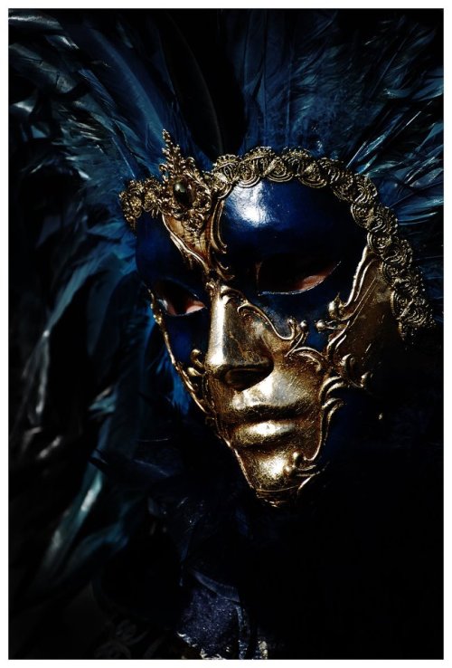 neenajaydon: sketchmocha: hierarchical-aestheticism: Venetian masks and costumes TOO GORGEOUS OMG MY