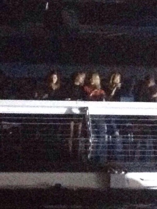 newromanticss:TAYLOR AND KARLIE TONIGHTT.