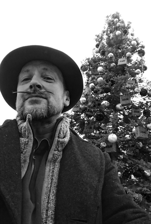 ( Finally feeling a bit Christmassy )