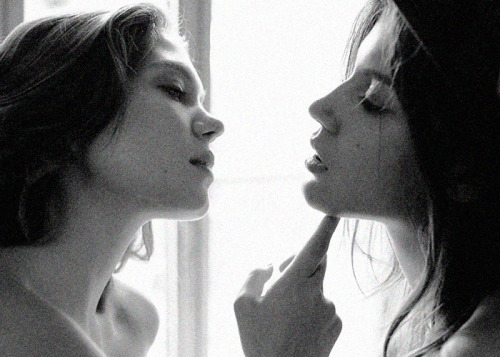 this-bluelove:  Lea Seydoux, Adele Exarchopoulos