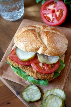 vegan-yums:  EASY DELICIOUS VEGAN | Chipotle Lime Crispy Finger Sandwich / Recipe  Oh my god