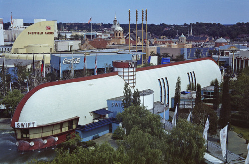 newyorkthegoldenage: burningstandard: Color Photos of the 1939 New York World’s Fair Source: T