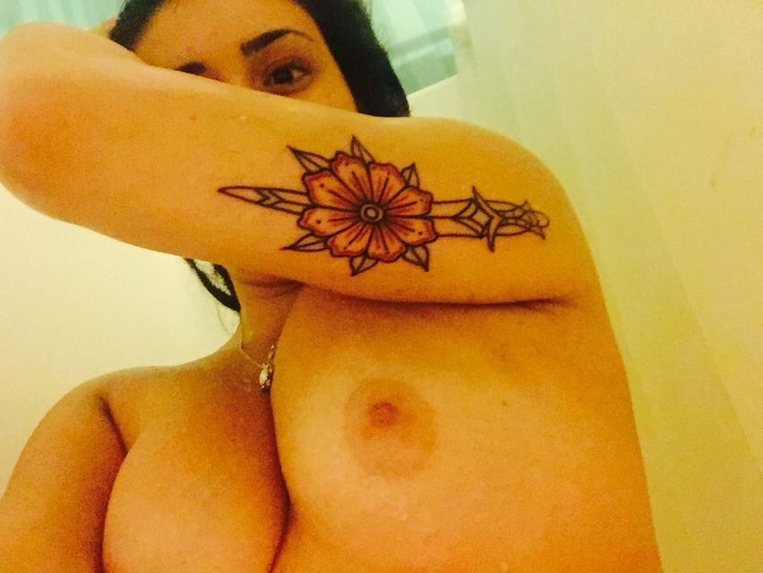 lizzylaz:  #2 just the outline.