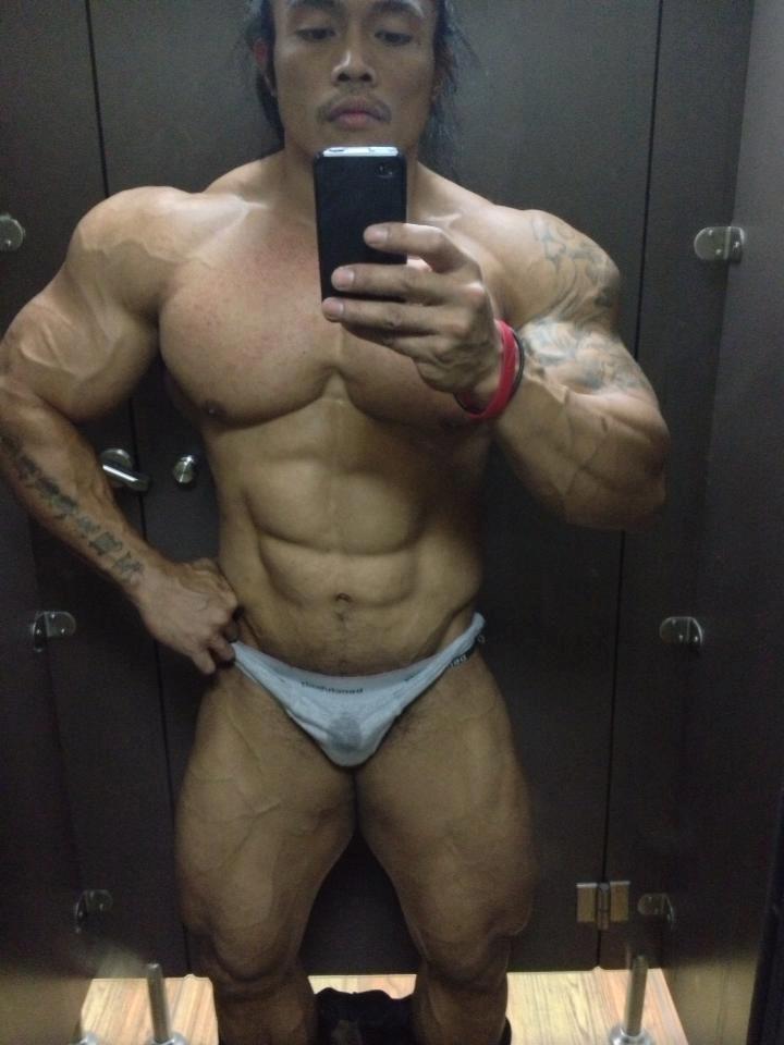 mitos:Eduardo Piñeda Jr (2012?) (via)  I like to think the wet spot is from being