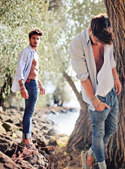 alechandro:  Summer breeze of love. (by Mariano Di Vaio) 