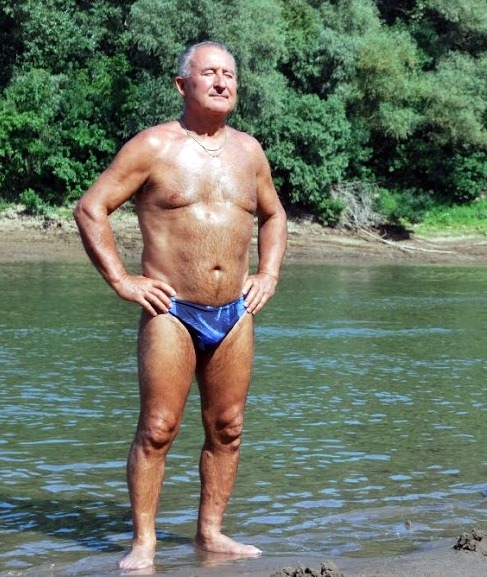 einheri:  oldmenboxers:  More hot daddies on http://einheri.tumblr.com