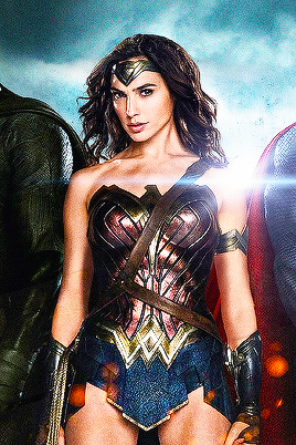 XXX amancanfly:  Wonder Woman in Batman v Superman photo