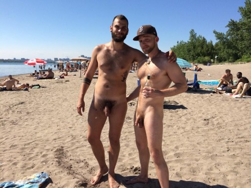 amantedelcazzo:  Wanna share your cock or butt with my 8500+ follower? Just send me the pics here, and tell me If u wanna be anonimous or not. ONLY AMATEUR PICS! And don’t miss my Archive to see all my post, just click: “Amante del cazzo” I’m