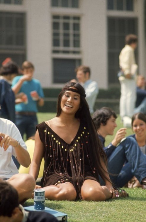 emmagrant01: knitmeapony:amelou:cool-glasses-kyle:markmejia: High School Fashion, 1969What