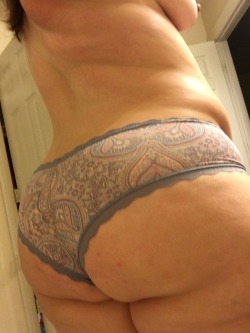 loosebbwgoddess:  Today’s panty choice