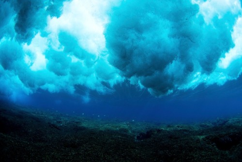 surf4living: Beneath the surface at Cloudbreak… Photo: Kirstin Scholtz