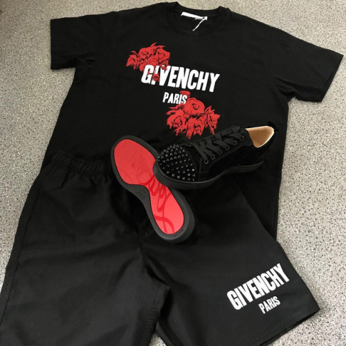 fashionkillahzz:GIVENCHY X LOUBOUTINS™  