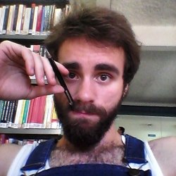 mimesmo:Estudandinho #selfie #barba #beard #mimdeixa #hairy #hairychest #pelos (em IFCH - Unicamp)