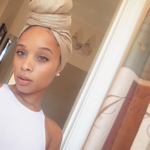 tashahrosa:diekingdomcome:  from-va-with-love:  shantivanti:  BÄDU  Y’ALL SEE MY COUSIN?!  Lawd she’s beautiful  gorgeous