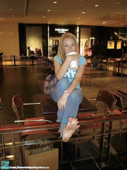 jennsummers50: Pam shopping barefoot at the mall and a furniture store :) ~Jen~ Her toesucking video