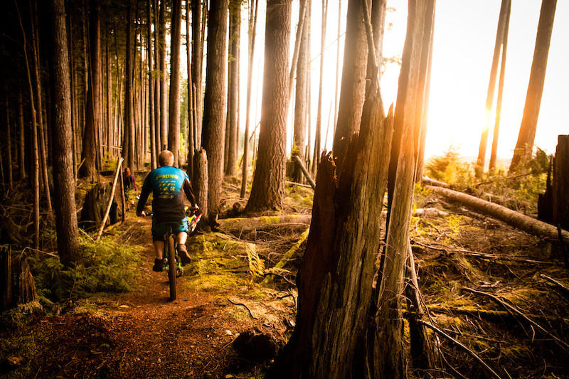chirosangaku:  Video: A Team Freehub Introduction - Victor Smith - Pinkbike