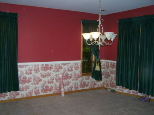 terriblerealestateagentphotos:No it’s fine. Stay there, and you won’t become a preposterous centrepi