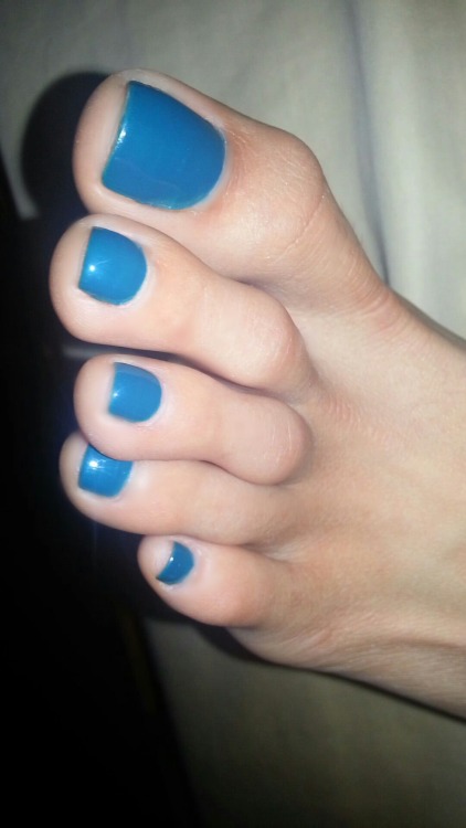 blueeyes323: Sleepy toes